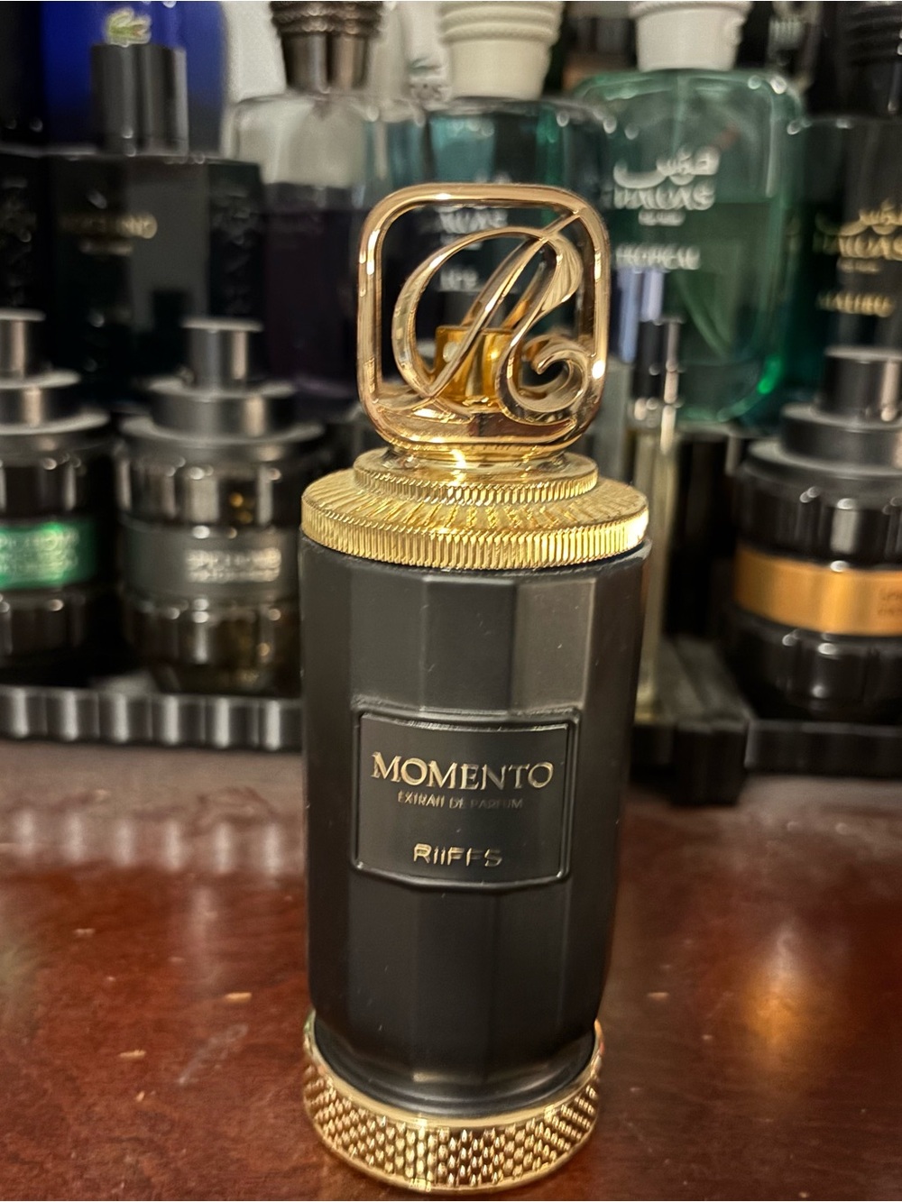 Momento Black & Gold Decorative full